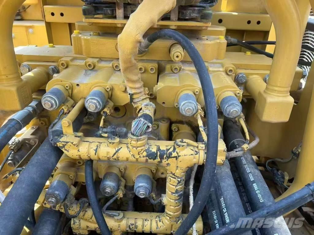 CAT 390 F Bageri guseničari