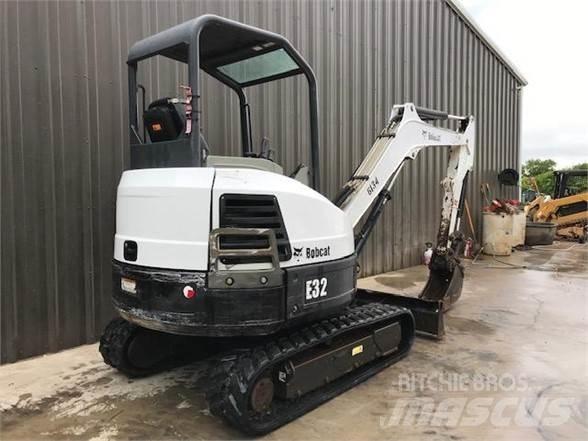 Bobcat E32M Mini bageri < 7t