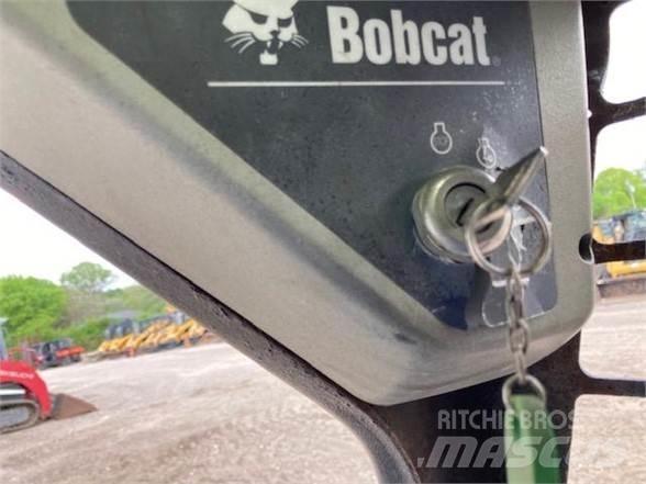 Bobcat T140 Skid steer mini utovarivači