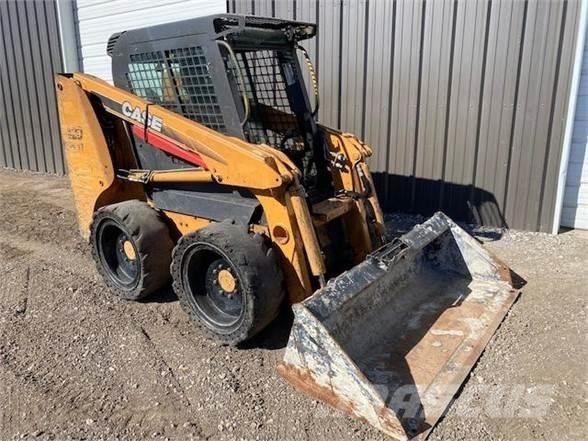 CASE 420-3 Skid steer mini utovarivači