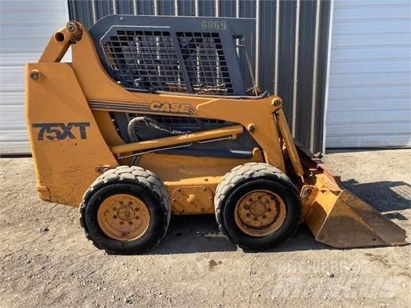 CASE 75XT Skid steer mini utovarivači