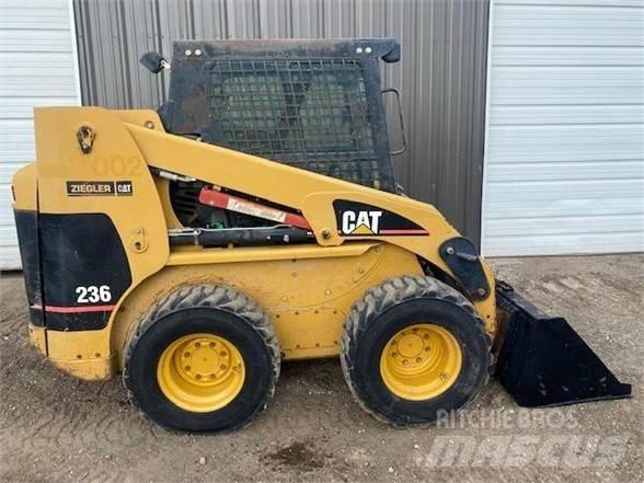 CAT 236 Skid steer mini utovarivači
