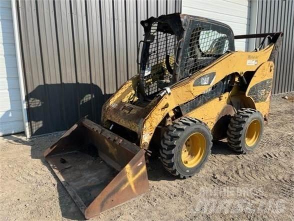 CAT 272C Skid steer mini utovarivači