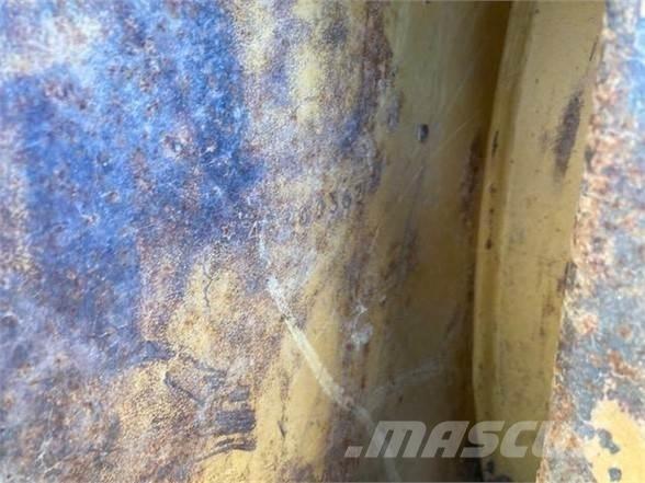 CAT D5M XL Buldožeri guseničari