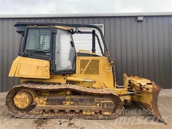 CAT D6K Buldožeri guseničari