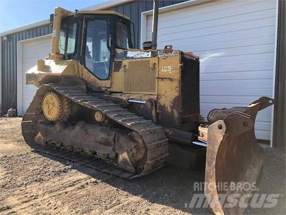 CAT D6M XL Buldožeri guseničari