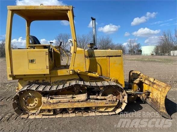 John Deere 450 Buldožeri guseničari