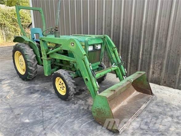 John Deere 850 Traktori