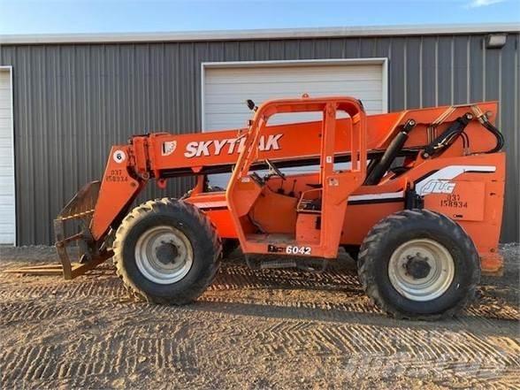SkyTrak 6042 Teleskopski viljuškari