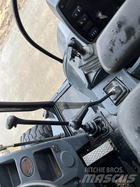 Terex TLB840R Rovokopači