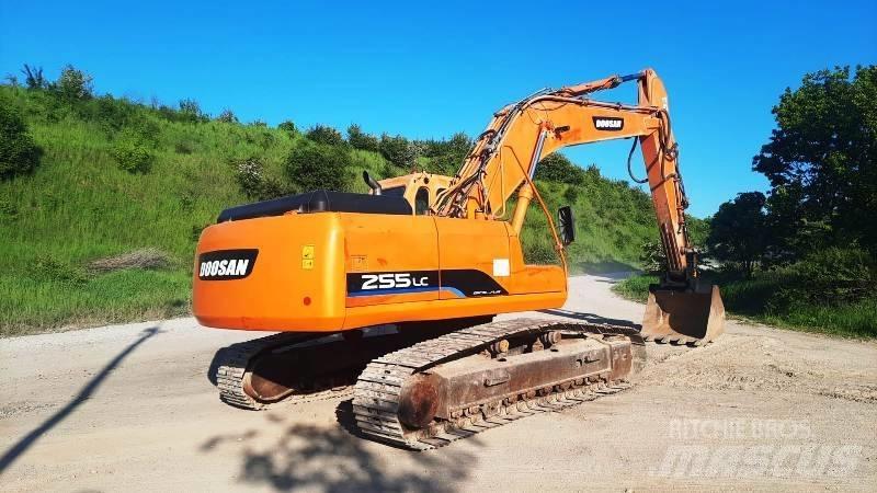 Daewoo S255 LC Bageri guseničari