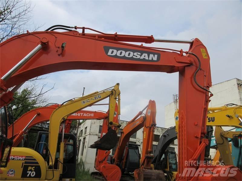 Doosan DX 300 LC Bageri guseničari