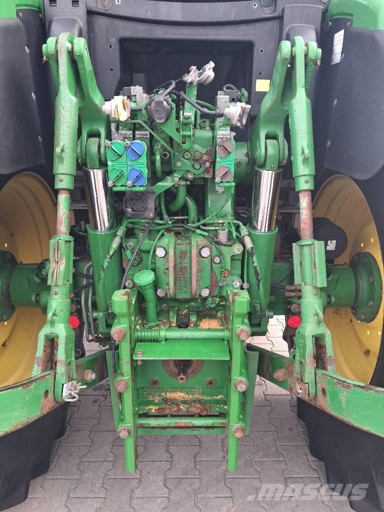 John Deere 6150 R Traktori