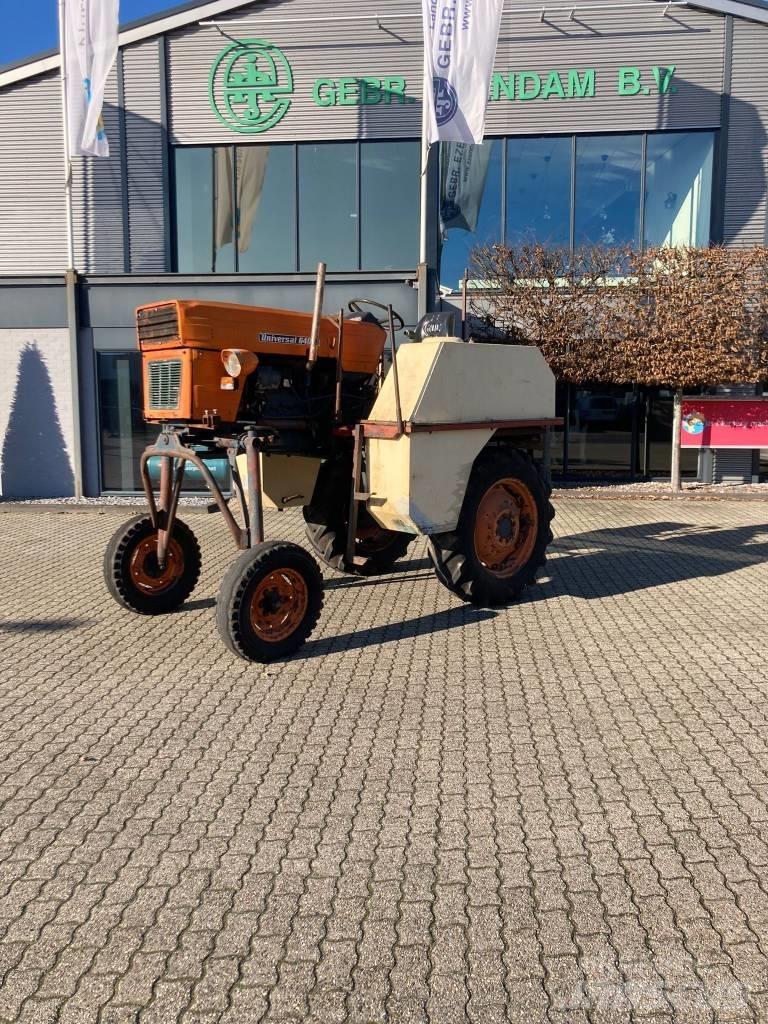 Universal 640V Traktori