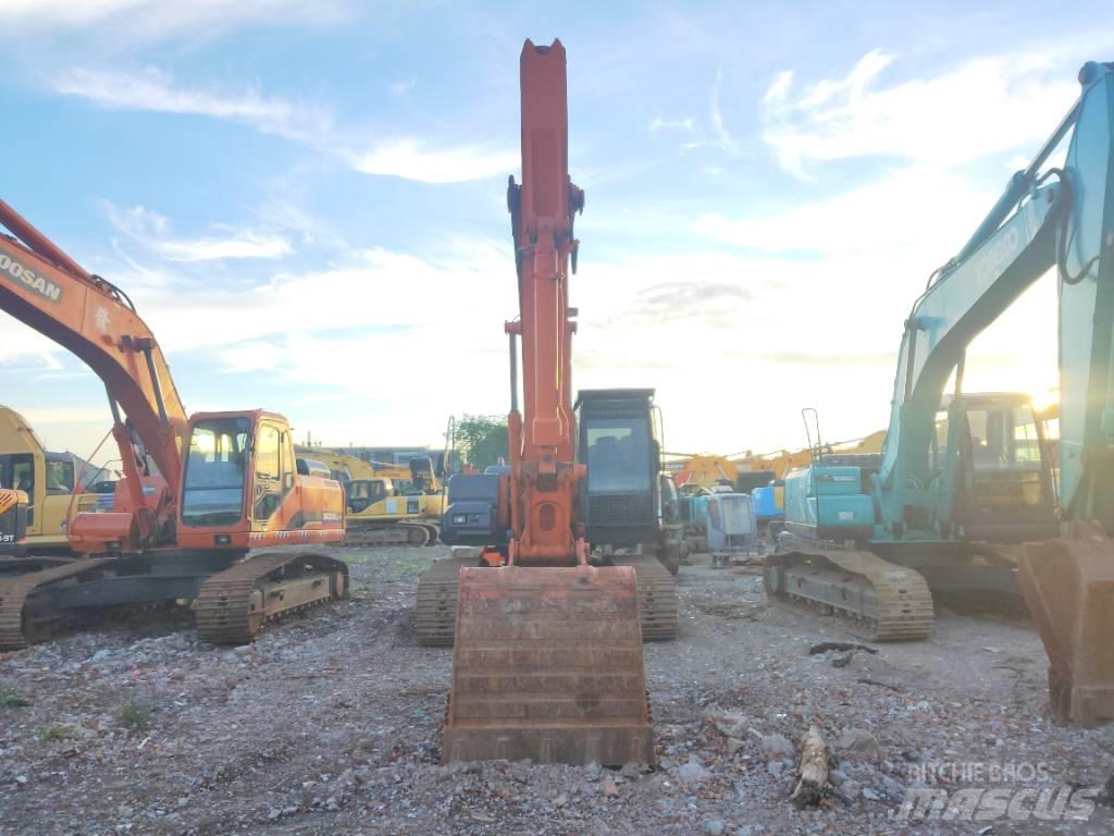 Hitachi ZX 210 Bageri guseničari