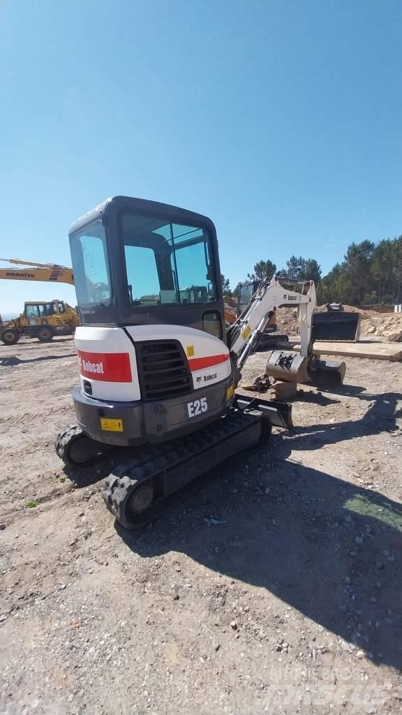 Bobcat E 25 Mini bageri < 7t