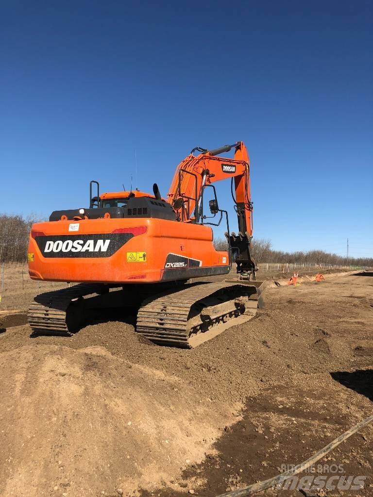 Develon DX225LC-5 Bageri guseničari