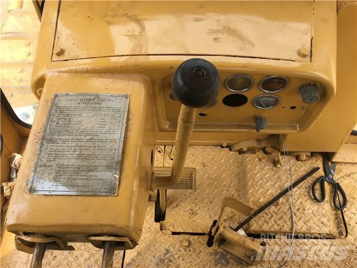 CAT D 8 K Buldožeri guseničari