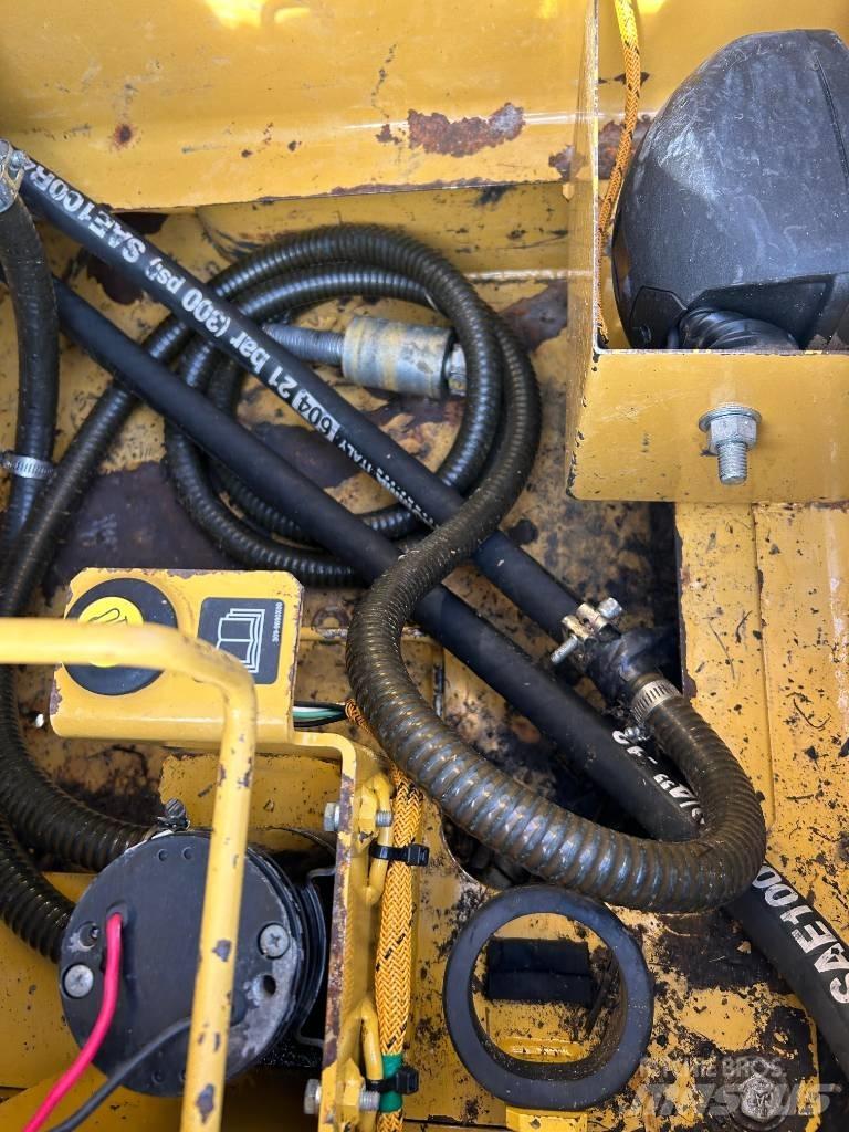 CAT 313 F LGC Bageri guseničari