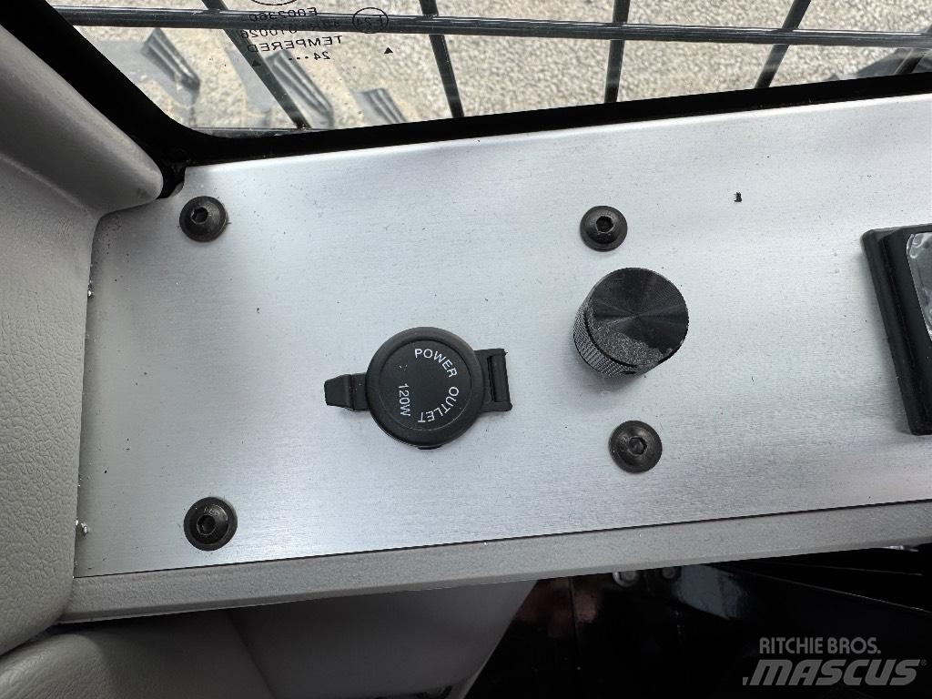  HPS SK1100 Skid steer mini utovarivači