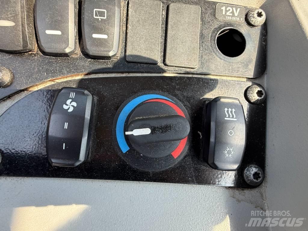 CAT 908 Utovarivači na točkove