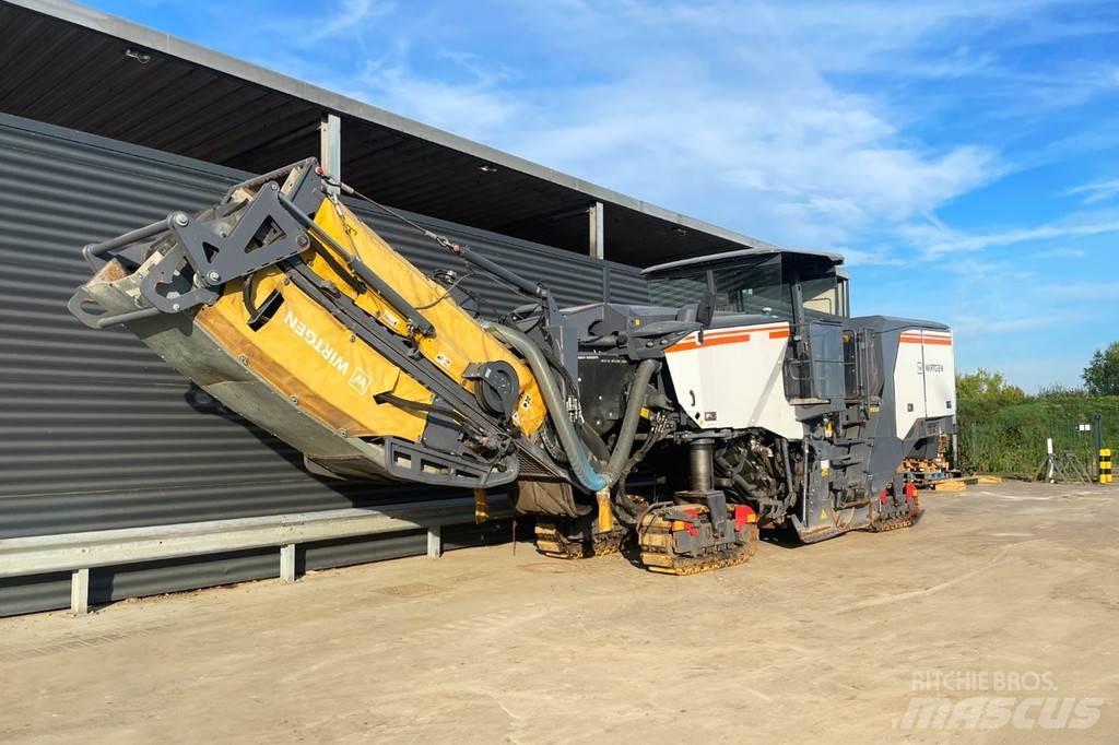 Wirtgen W 220 FI Freze za asfalt