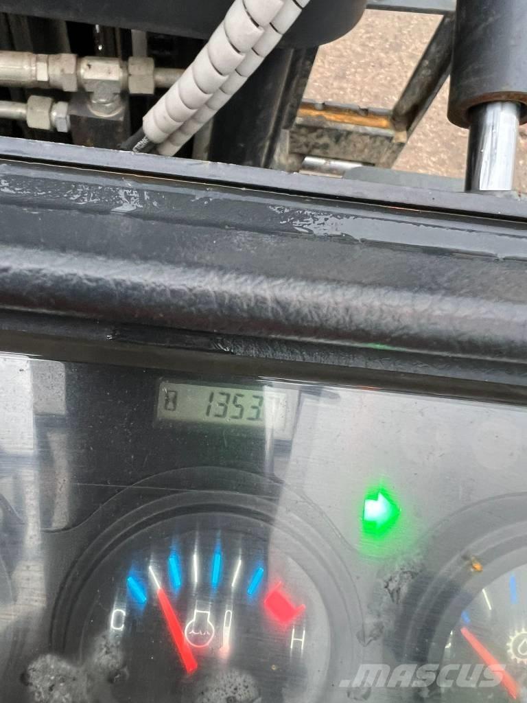 Doosan D 25 GP Dizelski viljuškari