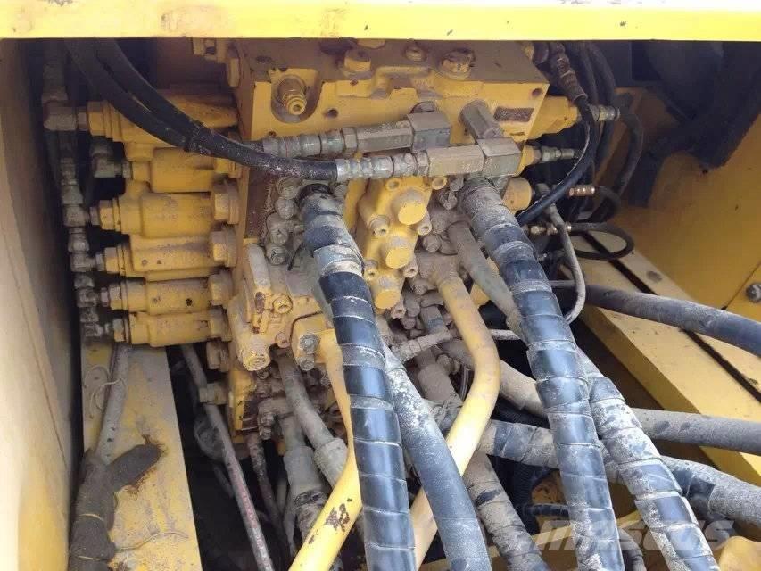 Komatsu pc220-7 Bageri guseničari