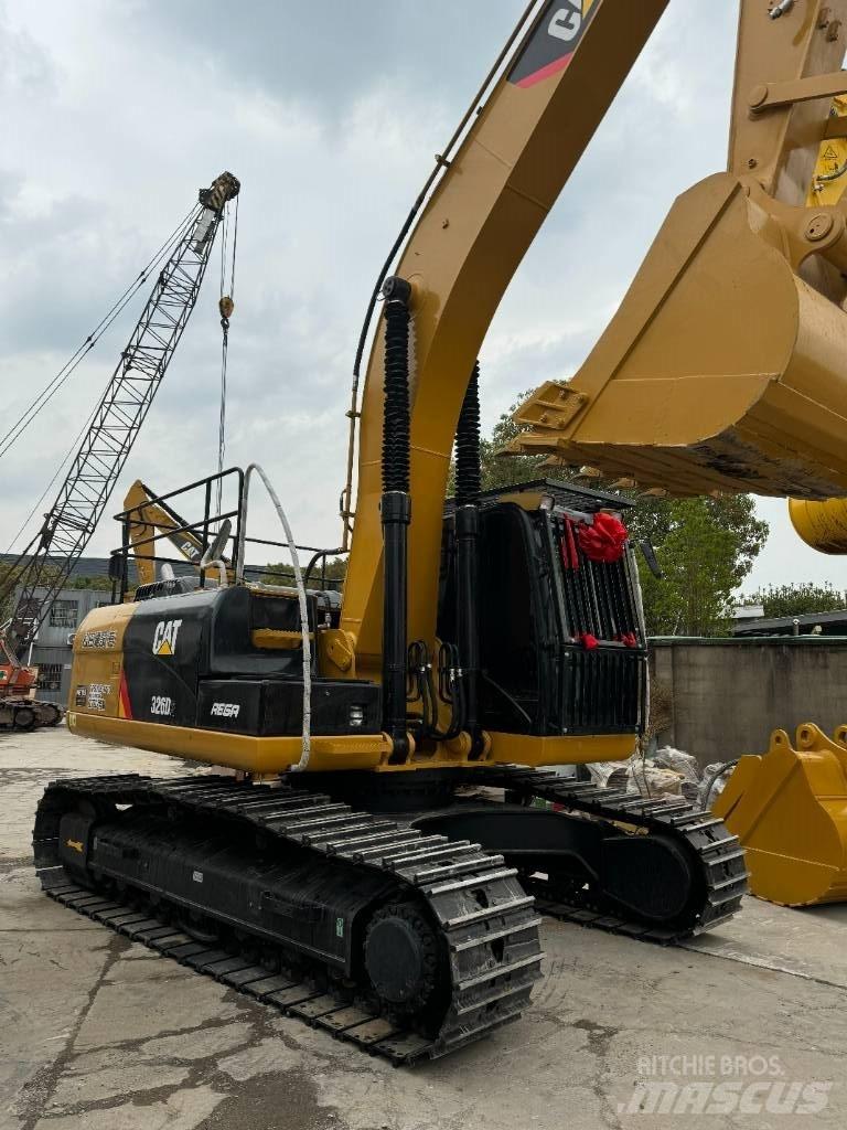 CAT 326D2 Bageri guseničari