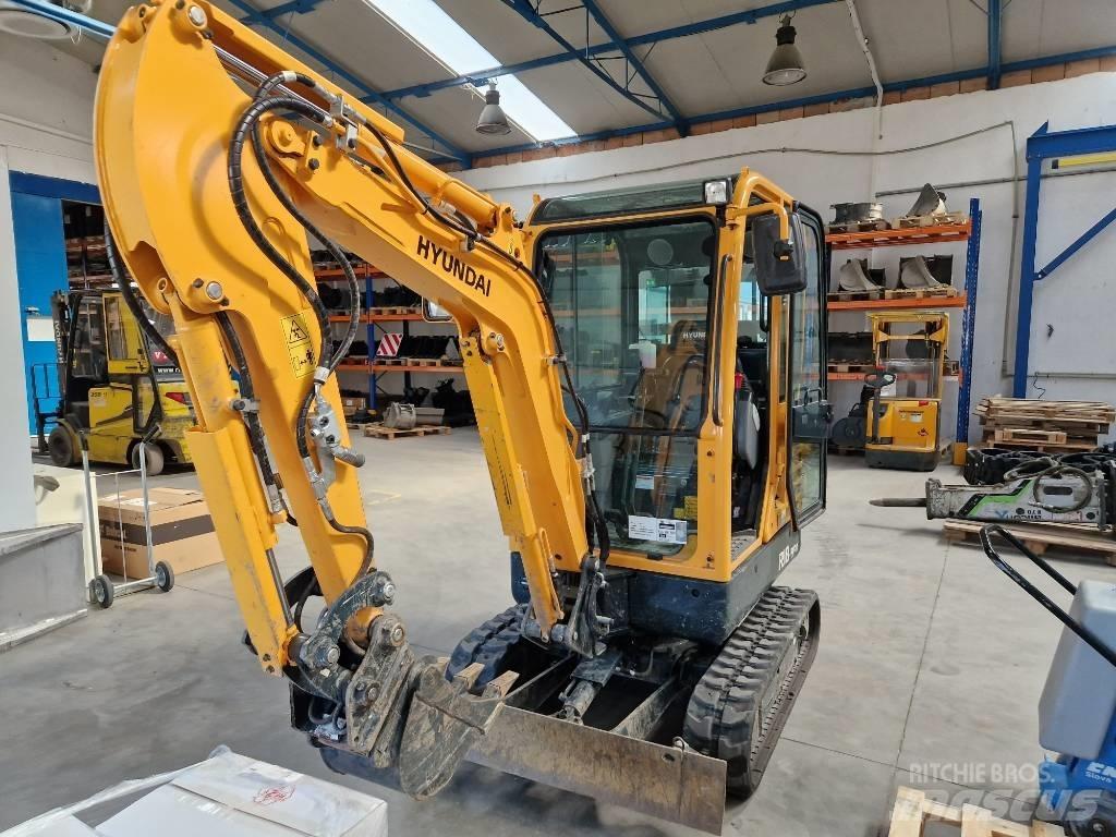 Hyundai R18-9AK Mini bageri < 7t