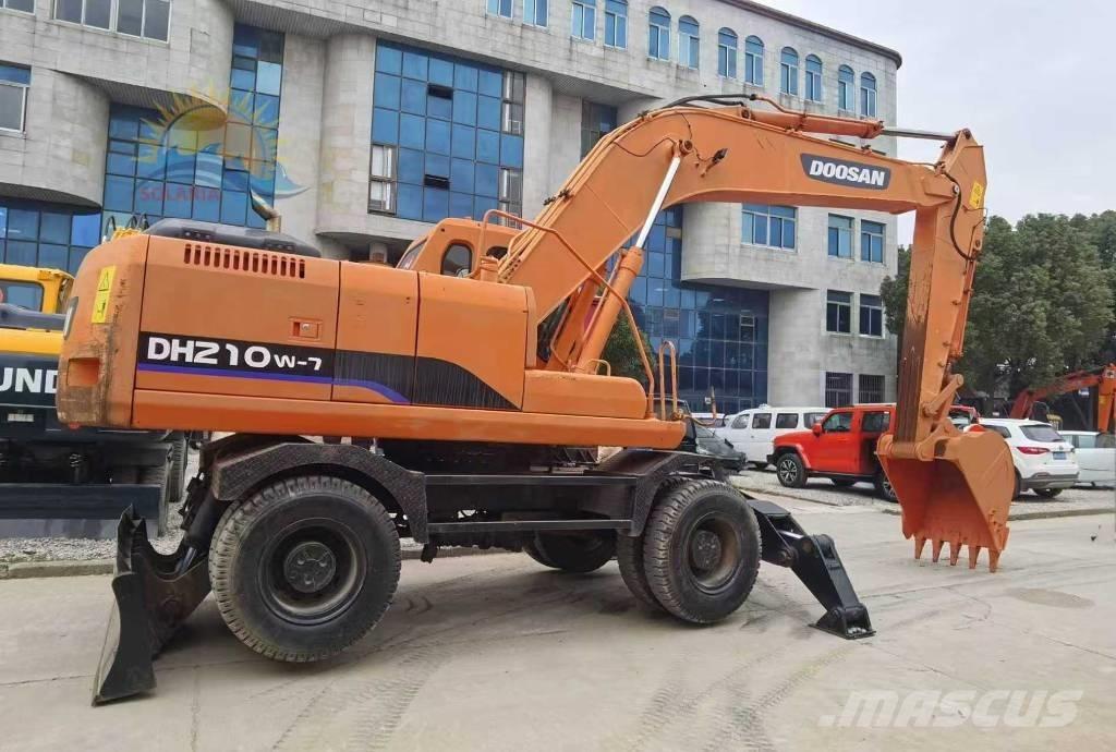 Doosan DH 210 W-7 Bageri točkaši