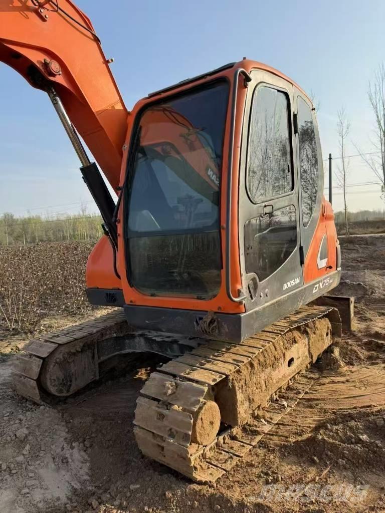 Doosan DX 75-9 C Bageri guseničari