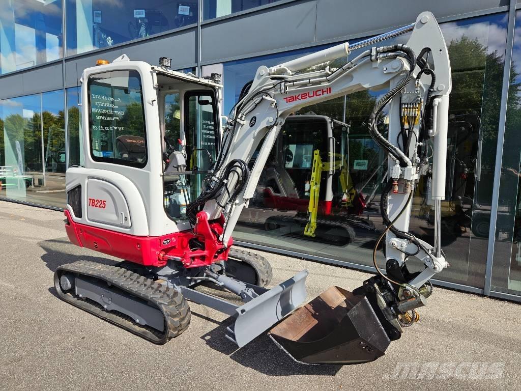 Takeuchi TB 225 Mini bageri < 7t