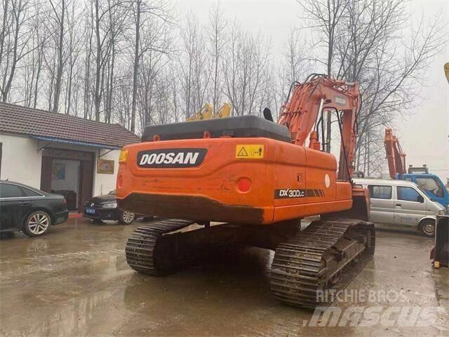 Doosan DX300LC Bageri guseničari