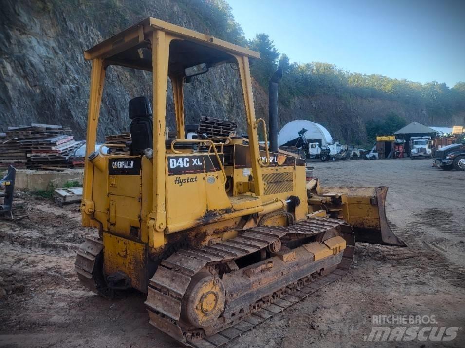 CAT D 4 C XL HST Buldožeri guseničari