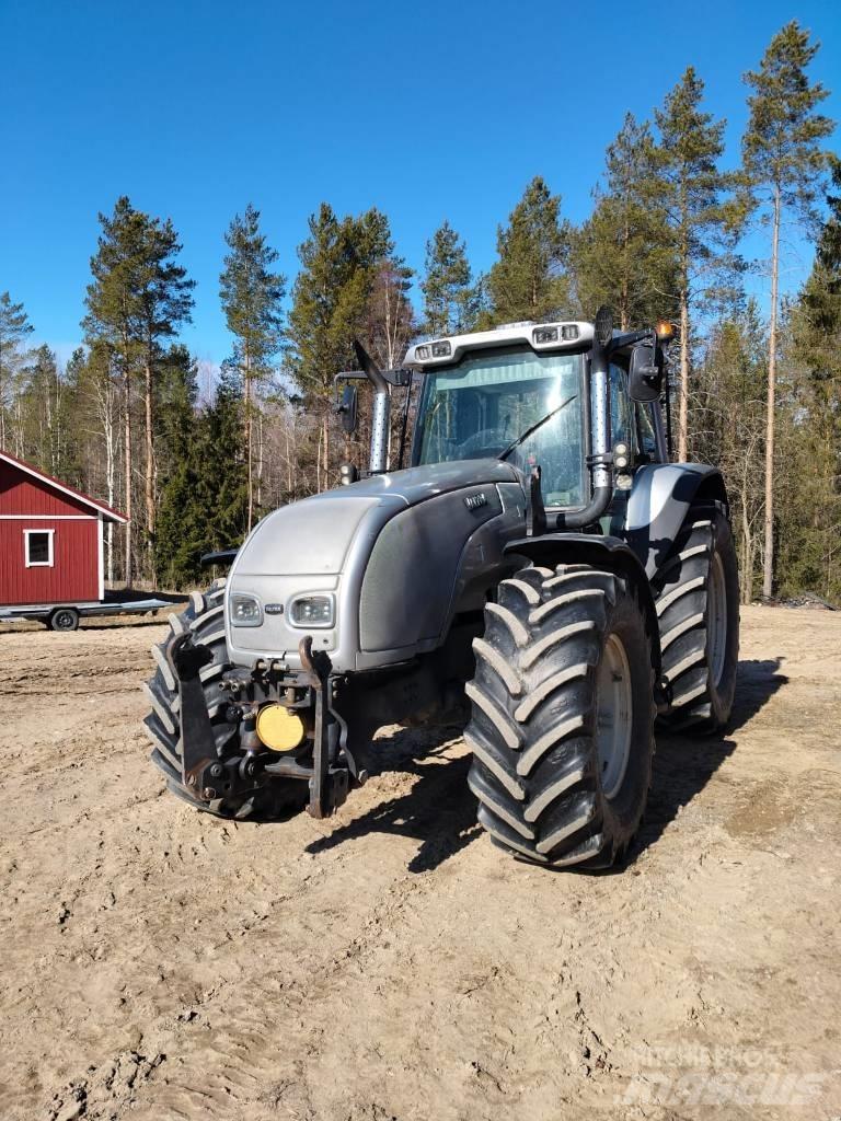 Valtra T130 Hi-Tek Traktori