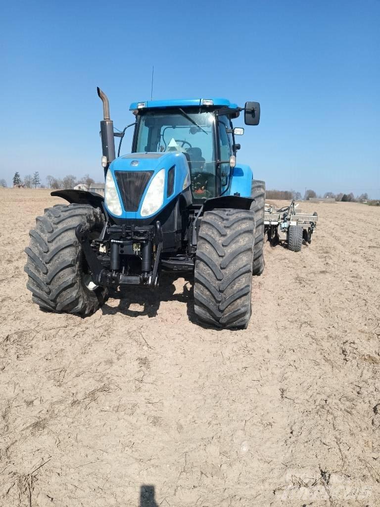 New Holland T 7060 Traktori