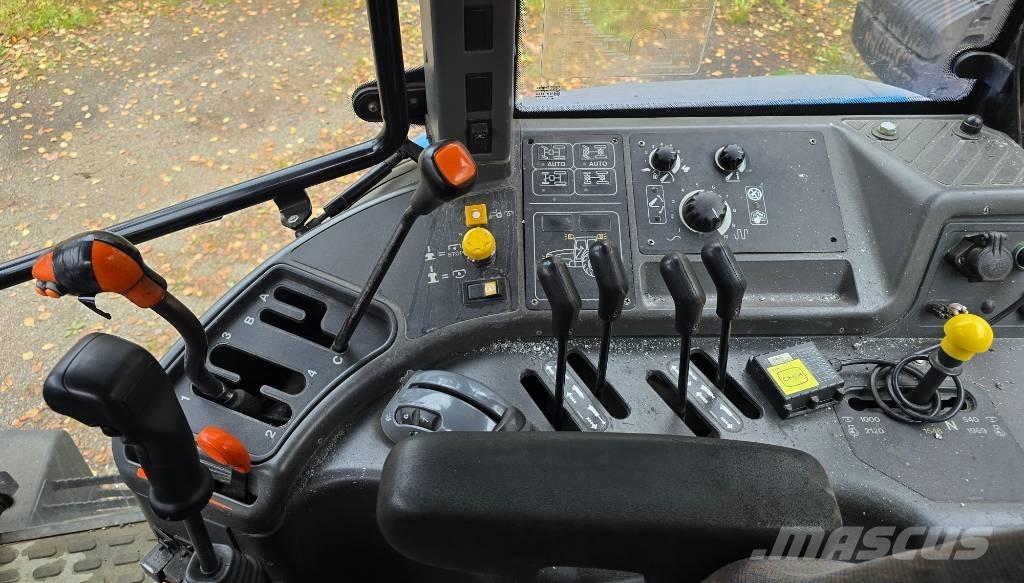 New Holland TM 120 Traktori