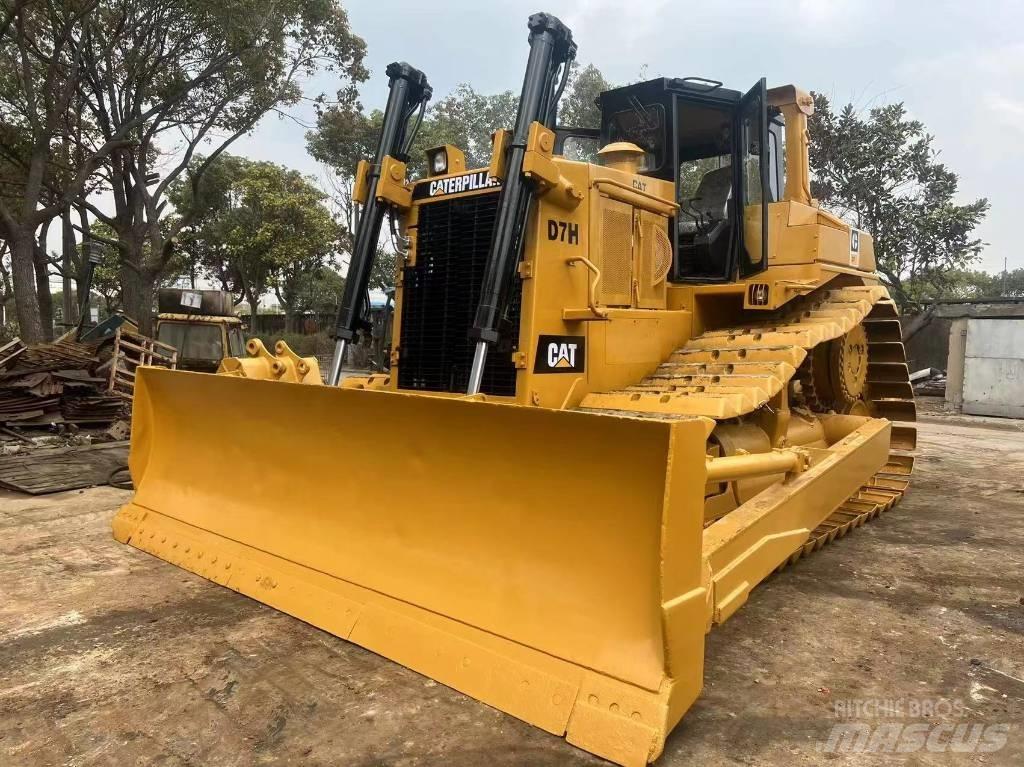CAT D7H Buldožeri guseničari