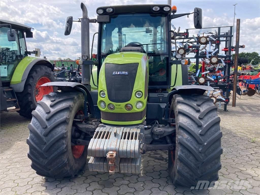 CLAAS Arion 640 Traktori