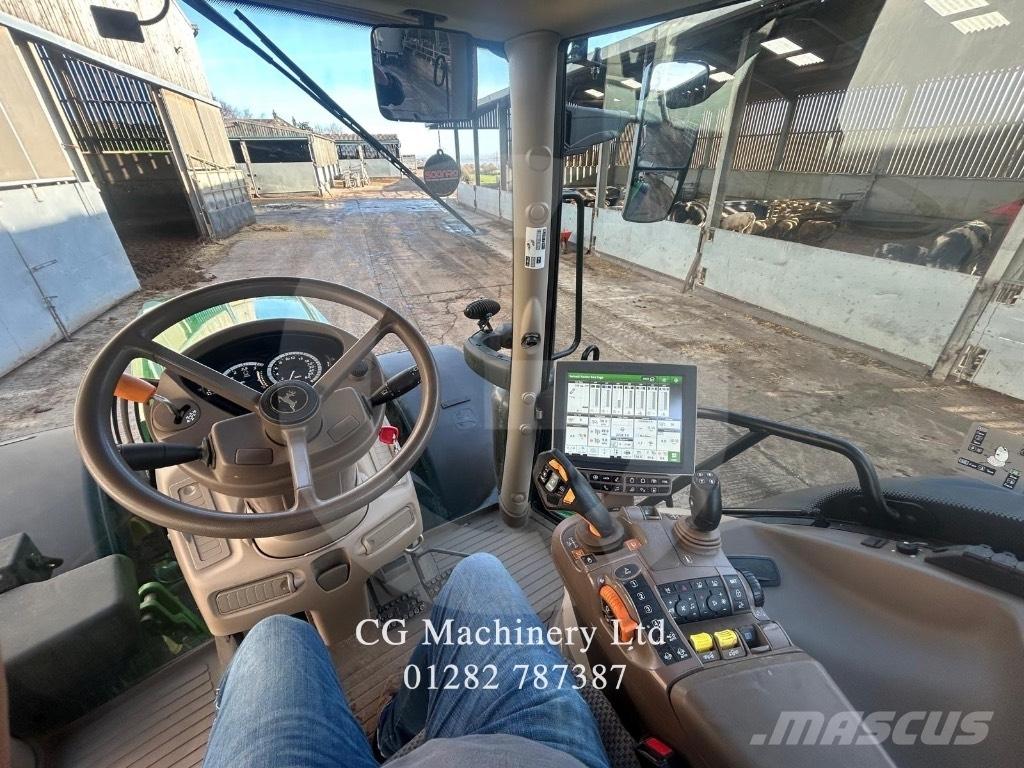 John Deere 6215 R Traktori