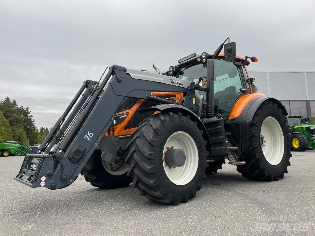 Valtra T 174 Traktori
