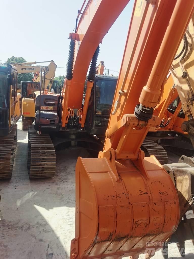 Hitachi ZX 210 Bageri guseničari