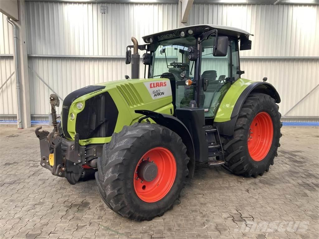 CLAAS Arion 640 Traktori