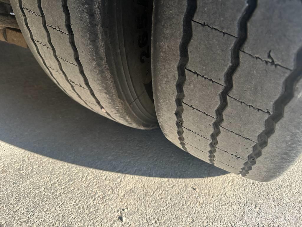 Knapen K 100 Poluprikolice sa pokretnim podom
