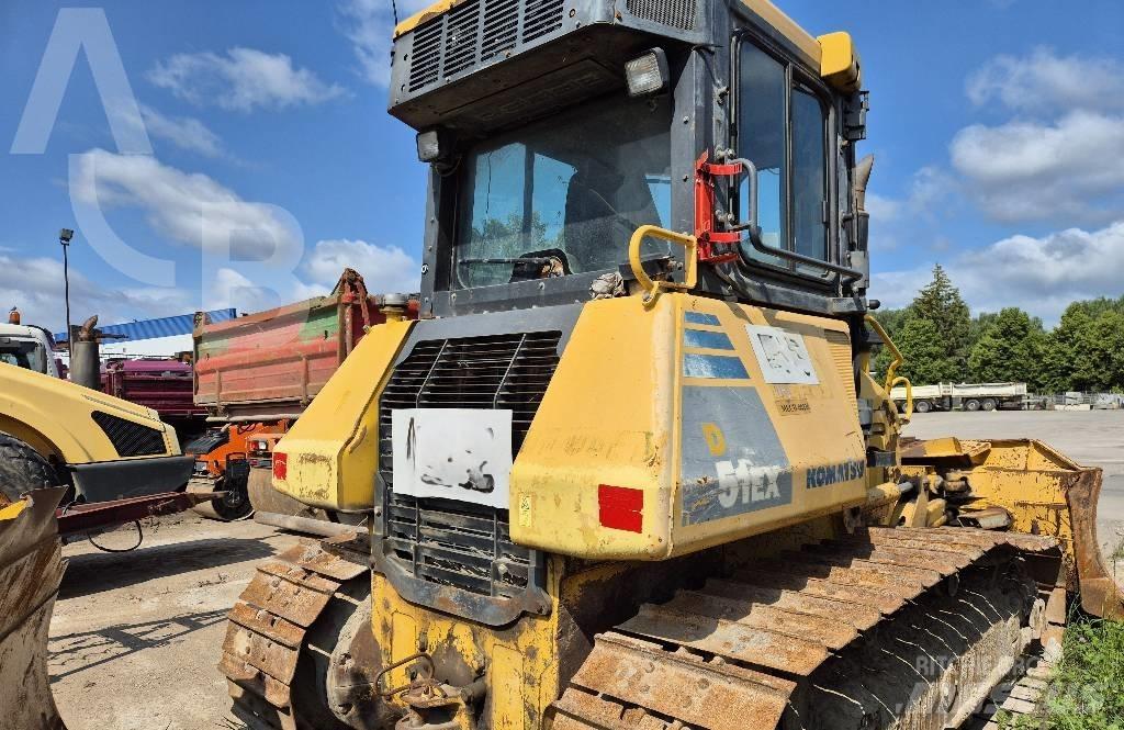 Komatsu D 51 EX-22 Buldožeri guseničari