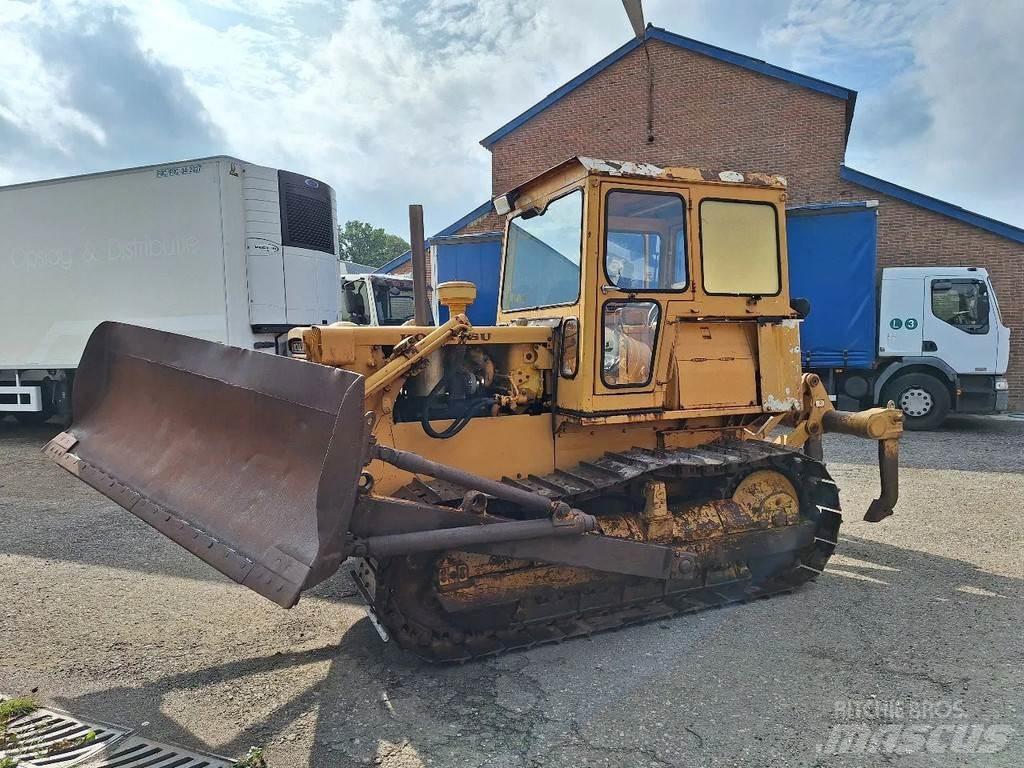 Komatsu D45-1 Buldožeri guseničari