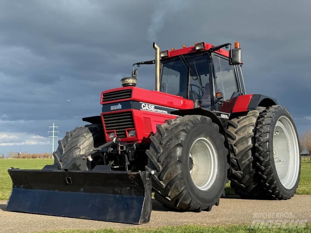 Case IH 1255 XL Traktori