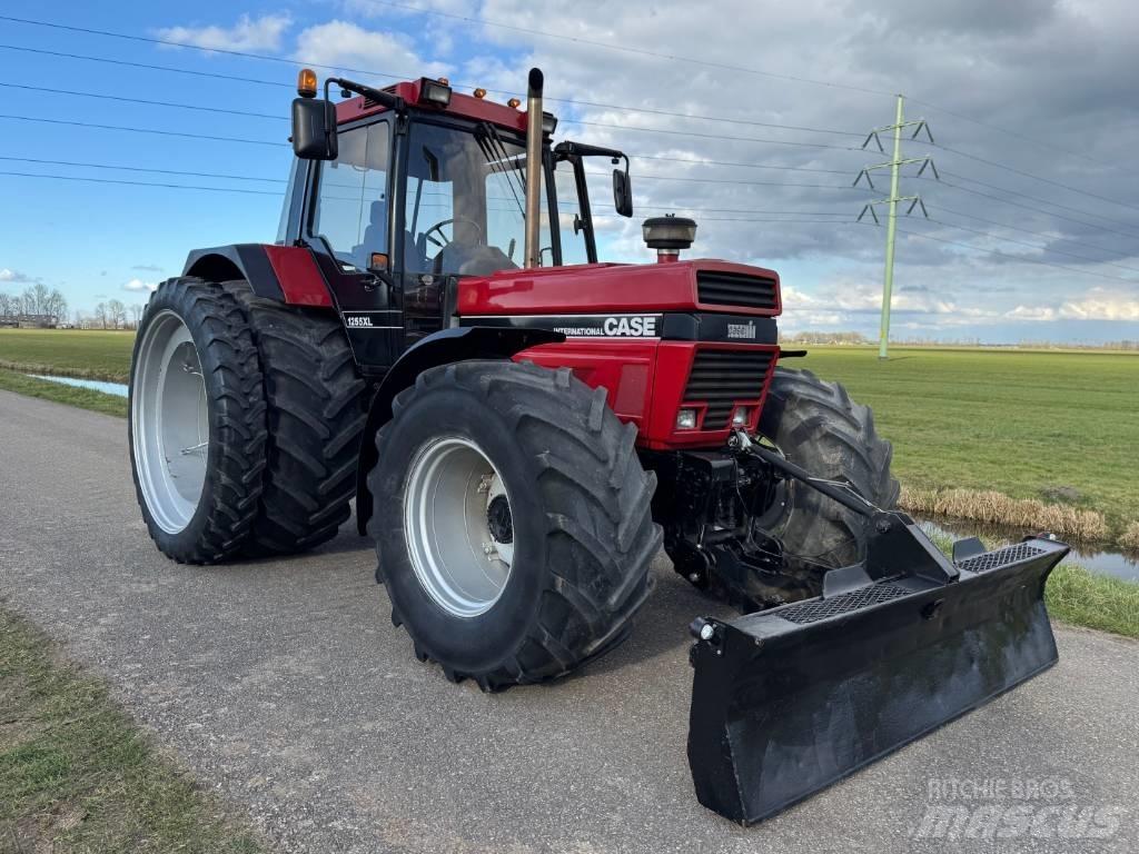 Case IH 1255 XL Traktori