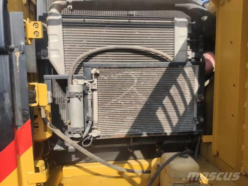 CAT 320 B Bageri guseničari